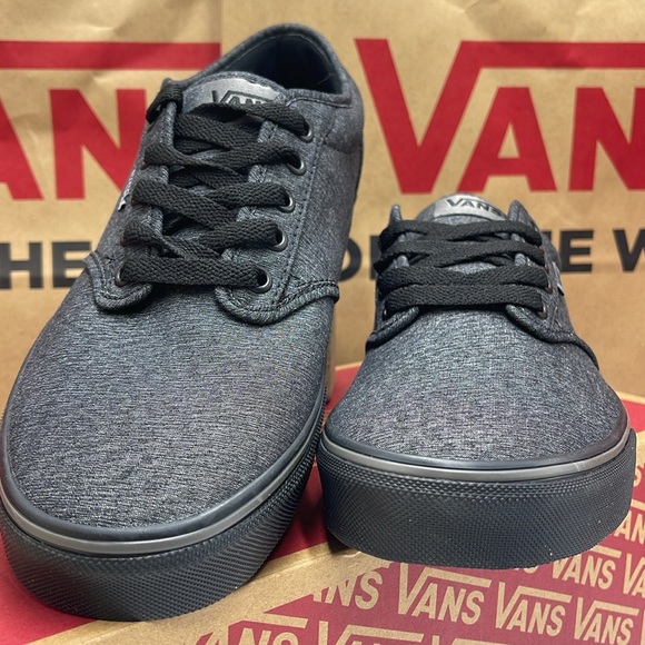 Vans WMNS Atwood
(Varsity Textile) Black/Pewter
VN0A45J9VEJ
Sneakers - Picture 7 of 16